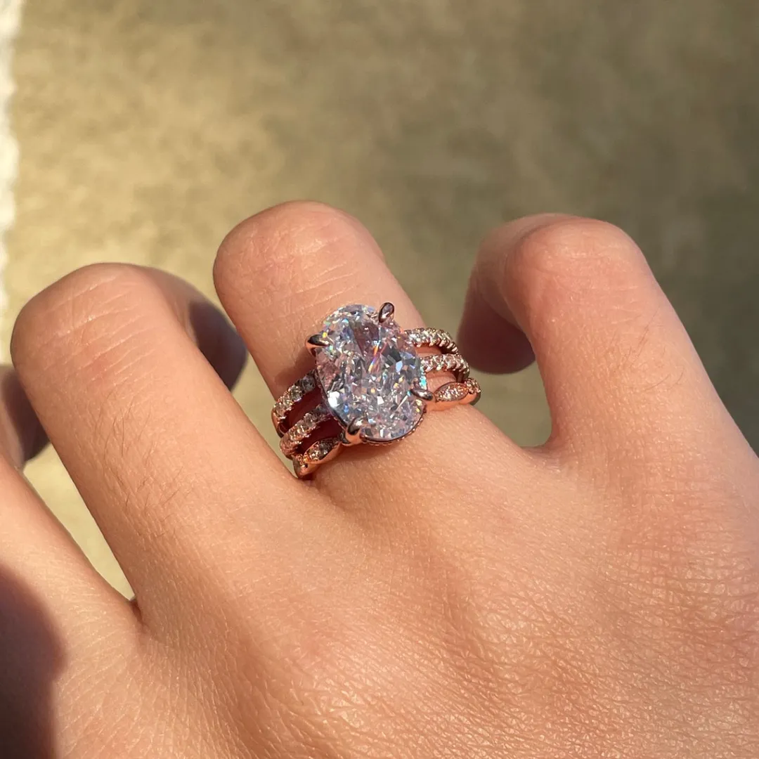 /public/photos/live/Oval Moissanite Wedding Ring Set-1120 (5).webp